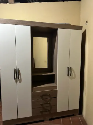 Vende guarda roupa