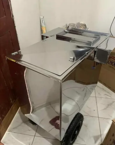 Carrinho de inox