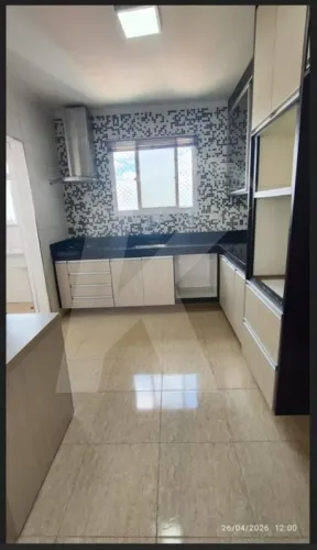 Apartamento com 2 quartos, sala, cozinha planejada, 2 banheiros, área de serviço, 1 vaga