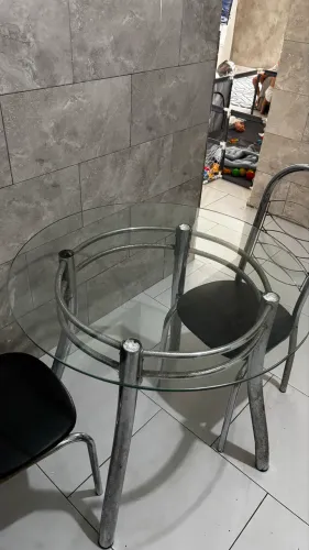 Mesa de vidro temperado + 4 cadeiras