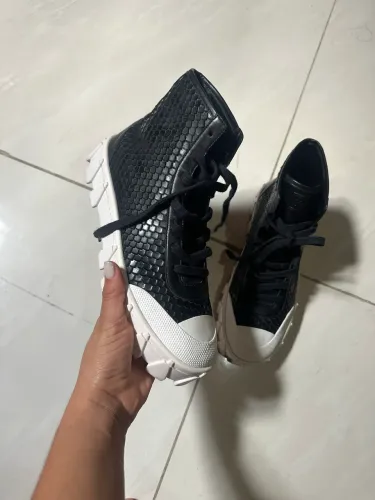 Tênis preto schutz 38