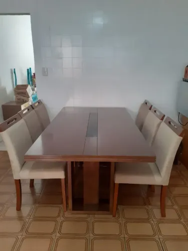 Mesa 8 lugares com 6 cadeiras