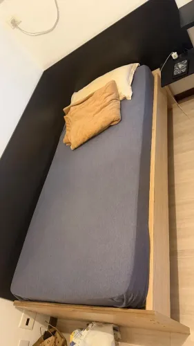 CAMA DE SOLTEIRO E 2 COLCHÕES
