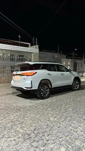 Toyota Hilux SW4 SRX Plat. 4X4 2.8 TB Die. Aut. 2026