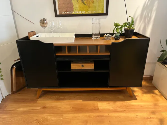 Aparador de madeira, preto