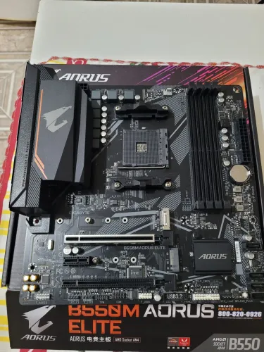 Placa mãe B550m Aorus Elite