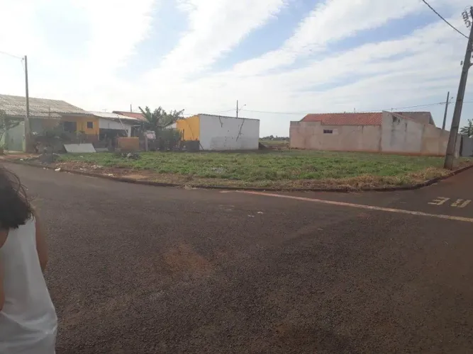 Vende se terreno Rolândia