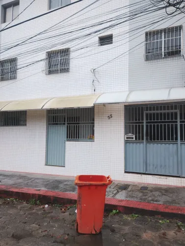 Alugo apt dois quartos 