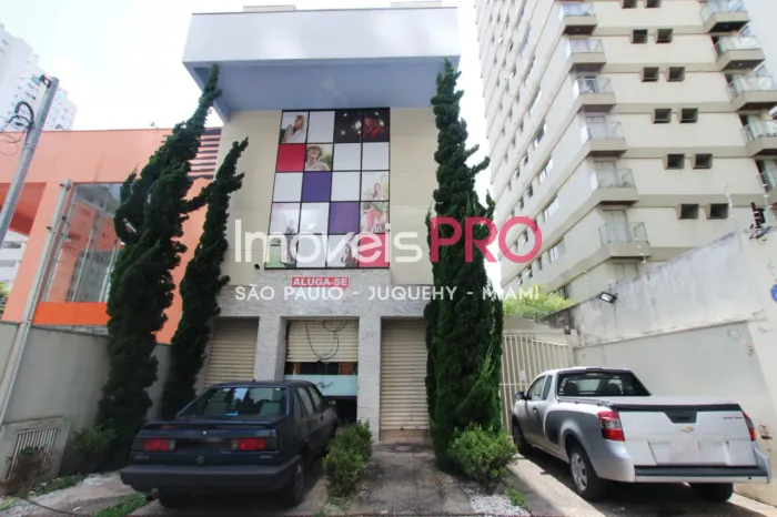Predio comercial no MIolo de Moema