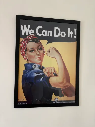 Quadro importado We Can Do It (84 cm x 61,5 cm)