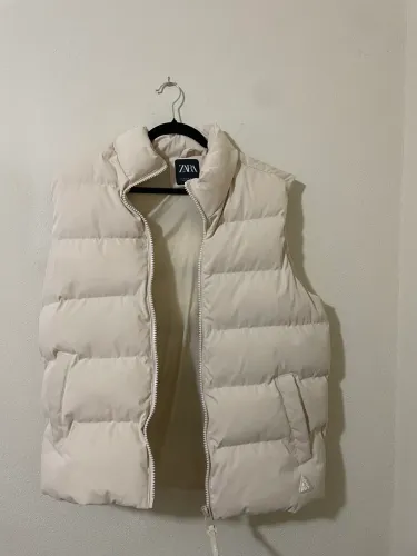 Colete puffer Zara bege G
