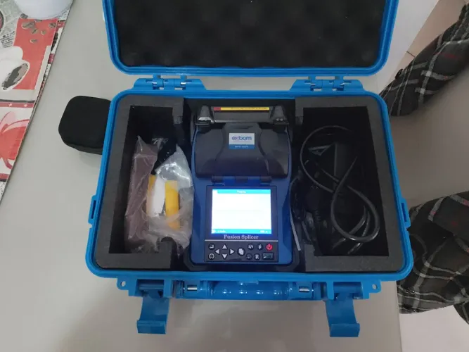Máquina de fusão de fibra
