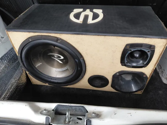 VENDO CAIXA DE SOM AUTOMOTIVA