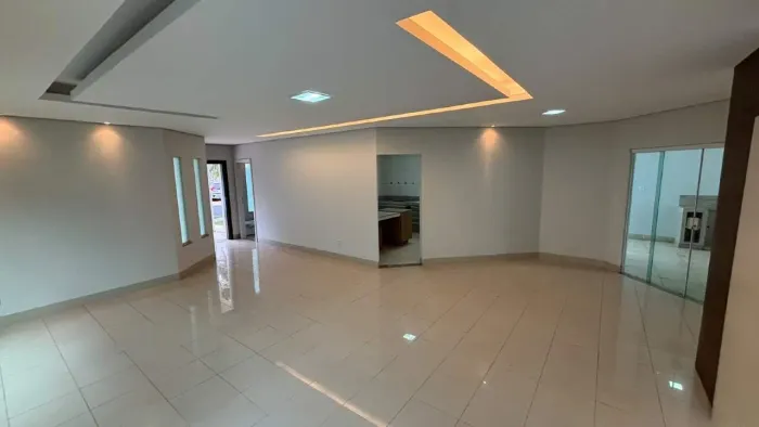Casa em Condomínio para aluguel, 3 quartos, 3 suítes, Aclimação - Uberlândia/MG