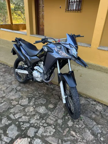 XRE 300 2023