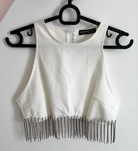 Cropped Brilhoso com Strass e Franja - Tecido Poliamida