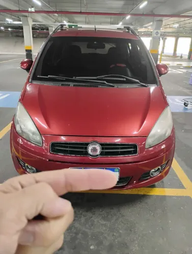 Fiat Idea Essence 1.6 Flex 16V 5P 2012