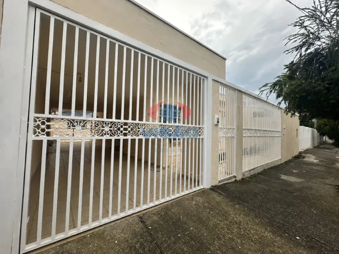 Casa 2 dormitórios com edícula na região central de Indaiatuba