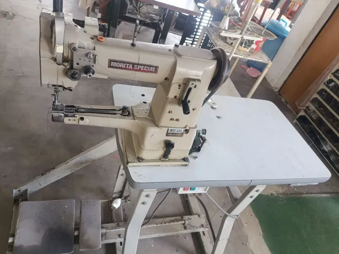 Vendo máquina em ótimo estado 335 oportunidade única