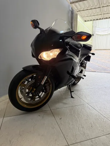 Cbr1000rr fireblade 2011 aceito trocas