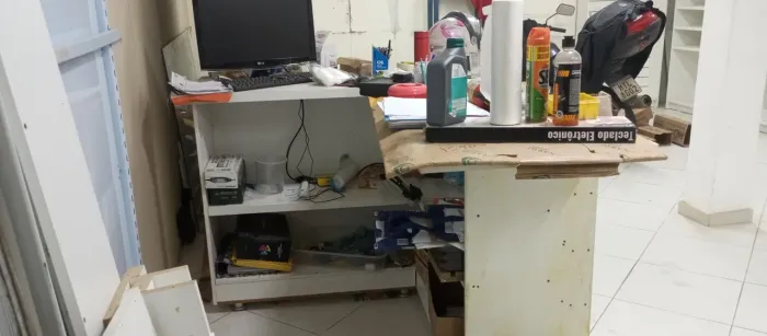 Vendo armário e balcão 