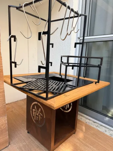 Churrasqueira Gourmet Fierro Martin em Aço Corten 