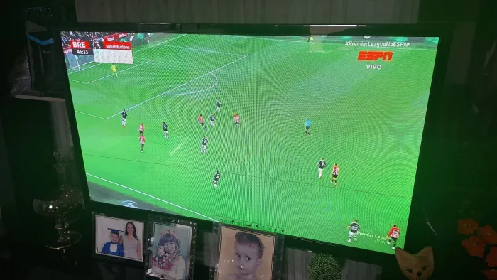 VENDA RÁPIDA! TV SAMSUNG 50 DE POLEGADAS TELA GRANDE Funcionando SÓ COM UMA LINHA NA TELA
