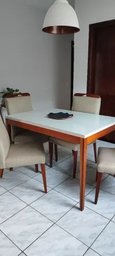 Mesa de jantar com.cadeiras