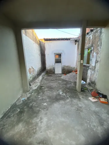 CASA À VENDA - SÃO CRISTÓVÃO- ÓTIMA LOCALIZAÇÃO