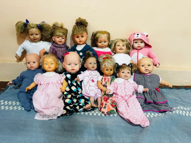 LOTE COM LINDAS BONECAS EM ÓTIMO ESTADO DE CONSERVAÇÃO 