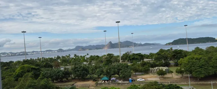 Vende-se Praia do flamengo 250m2 vistao NAO ACEITO CORRETOR