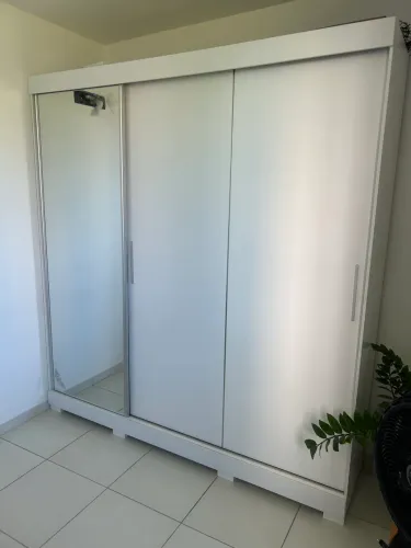 Guarda-roupa casal