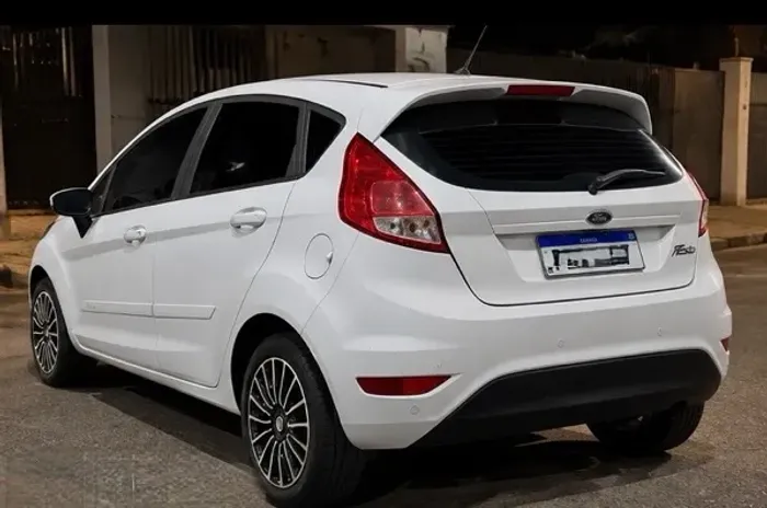 Ford Fiesta 1.5 16V Flex Mec. 5P 2015