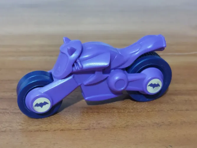 Brinquedo Batwheels Burger King 2023 - Moto Bibi (Batgirl)