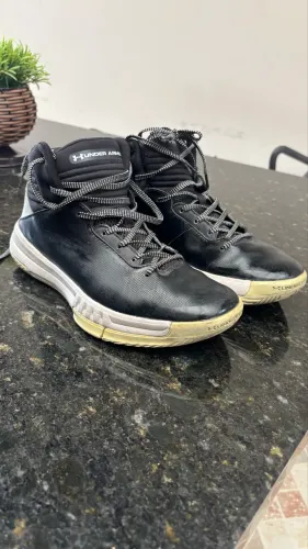 Tênis Under Armour basquete - 40
