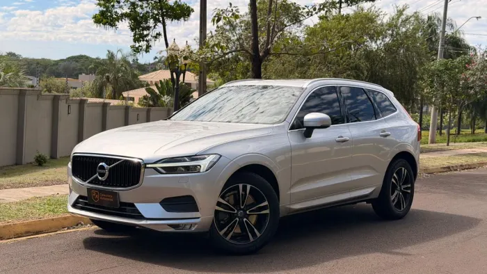 Volvo XC 60 D-5 Momentum 2.4 AWD Diesel 5P 2020