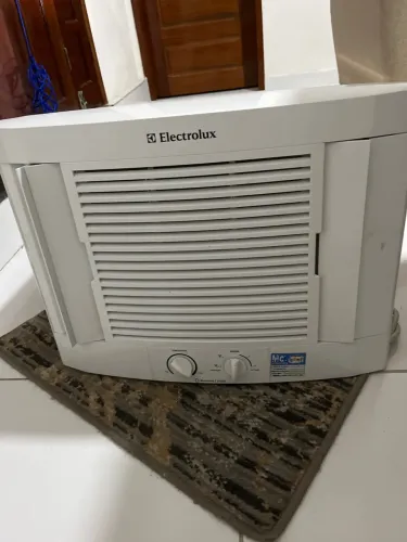 Ar condicionado janela Electrolux. Motivo da venda: mudança