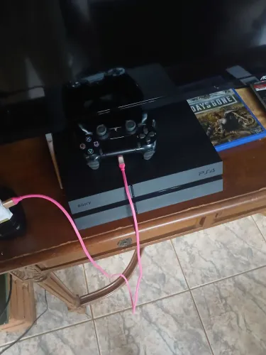 PlayStation 4 500GB + Days gone