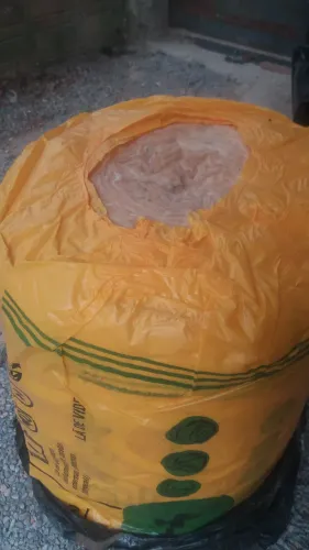 Lã de vidro dois rolos com aproximadamente 50 largura por 11 comprimento cada
