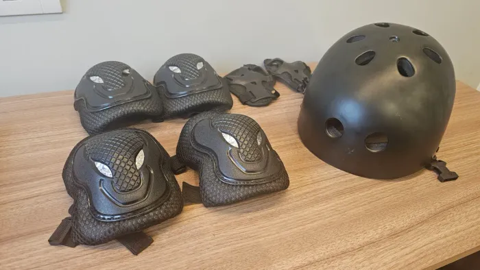 Kit Proteção Skate/Patins + Capacete