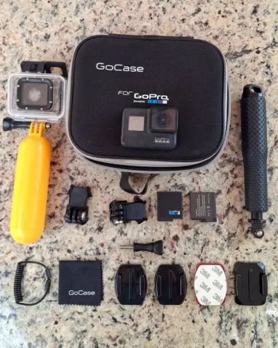 Câmera GoPro Hero 7 Black Com Acessórios e Caixa Estanque (Impecável)