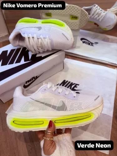 Tênis Nike esportivo