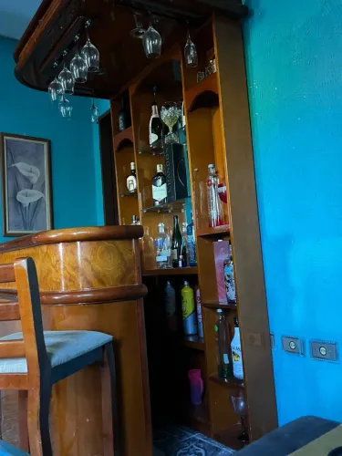 Bar de sala 100% madeira 