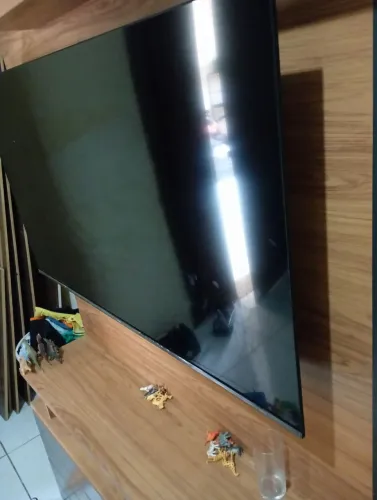 Vendo uma tv de 55 polegadas com defeito na tela