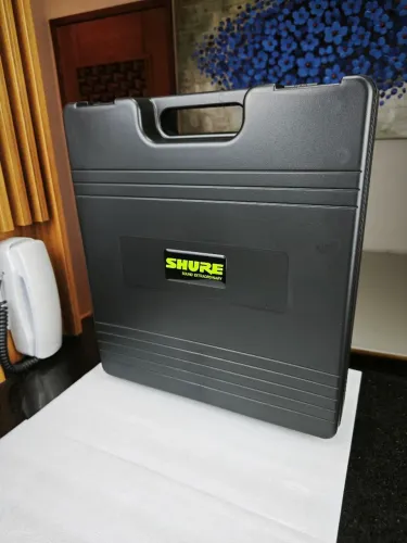 CASE PARA MICROFONE DUPLO COM LOGO SHURE