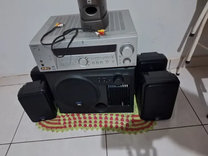 Homer theater da JBL R$1.800