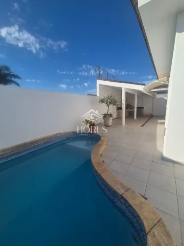 Aluguel de Casa em Condomínio Aldeia da Mata em Votorantim-SP, 3 Quartos e 4 Vagas de Gara
