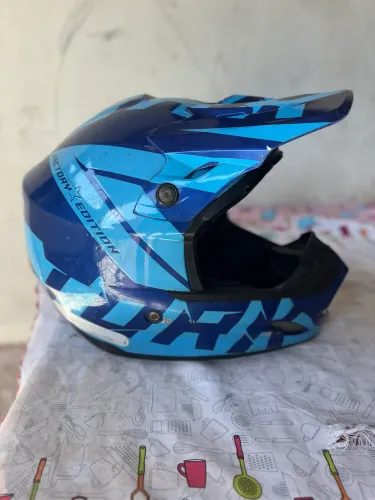Vendo capacete pro tork 100 reais pra vender logo?.. *58 chama no za