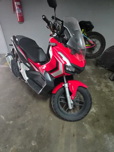 Honda ADV 150 baixíssima Km
