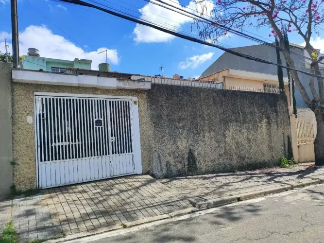 Casa térrea com piscina na Vila Rica !